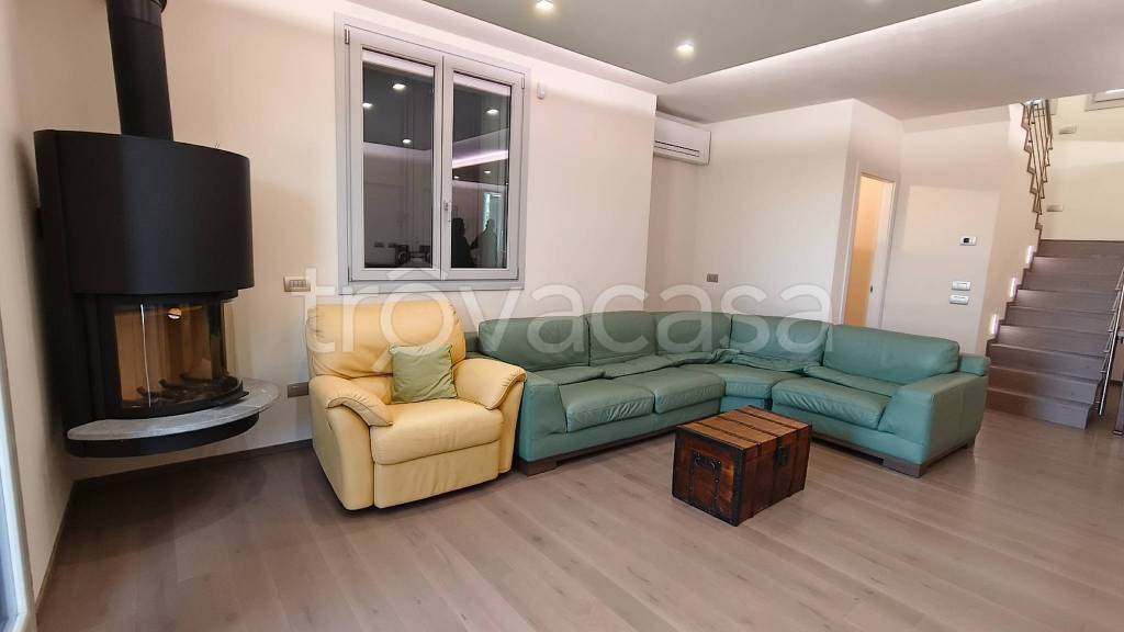 casa indipendente in vendita a Scandiano in zona Bosco