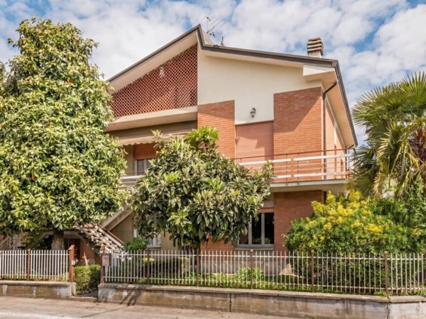 casa indipendente in vendita a Scandiano