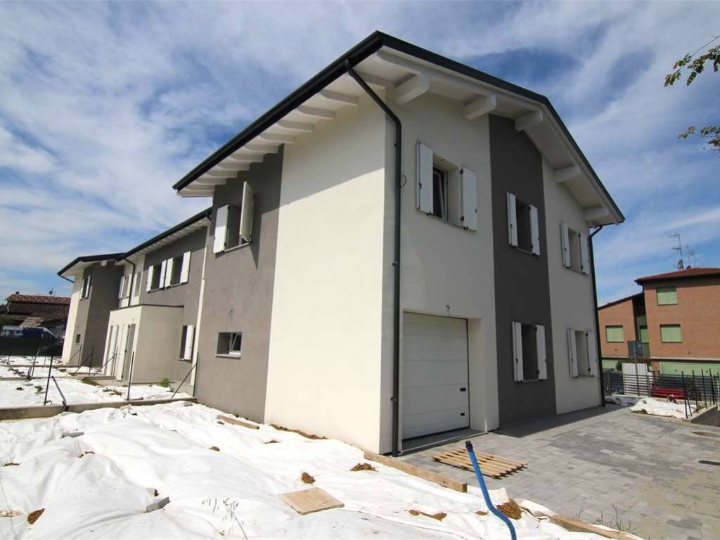casa indipendente in vendita a Scandiano in zona Bosco