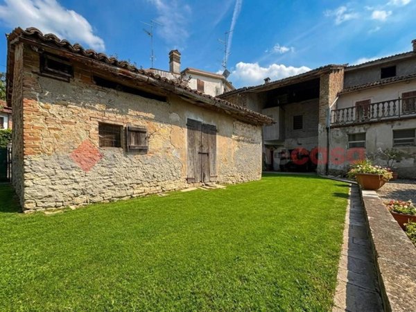 appartamento in vendita a Scandiano in zona Ventoso