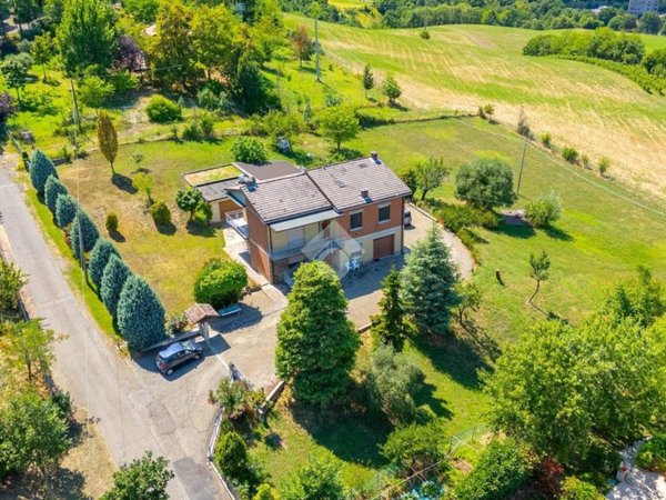 casa indipendente in vendita a Scandiano in zona Ventoso