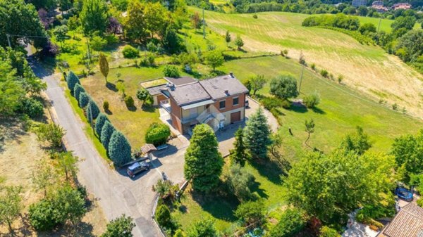 casa indipendente in vendita a Scandiano in zona Ventoso