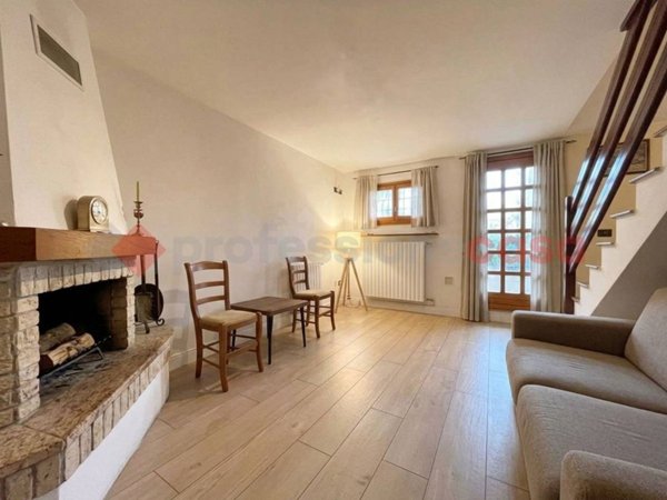casa indipendente in vendita a Scandiano in zona Iano