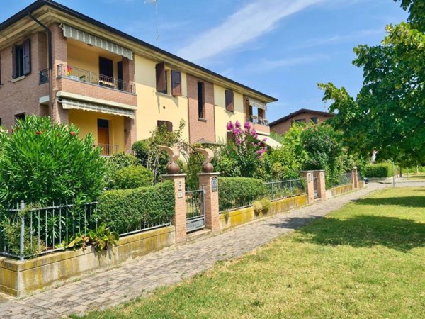 appartamento in vendita a Scandiano in zona Pratissolo