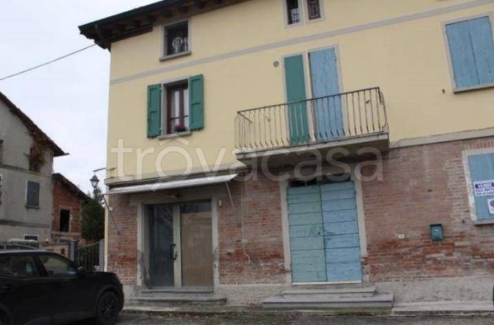 negozio in vendita a Scandiano in zona Pratissolo