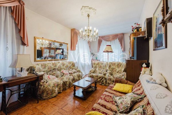 casa indipendente in vendita a Scandiano in zona Chiozza