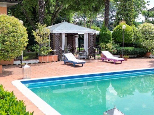 casa indipendente in vendita a Scandiano in zona Bosco