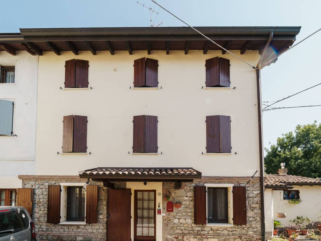 casa indipendente in vendita a Scandiano in zona San Ruffino