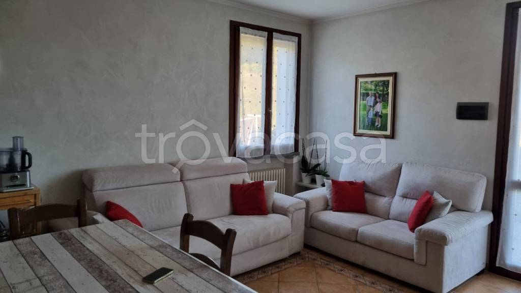 appartamento in vendita a Toano in zona Cavola
