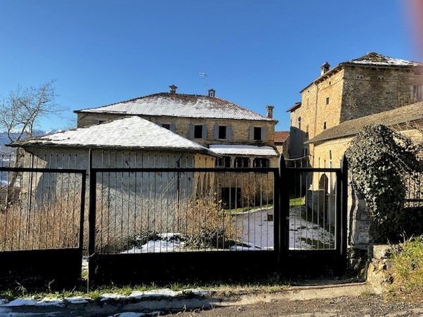 locale di sgombero in vendita a Toano in zona Ca'di Guglio