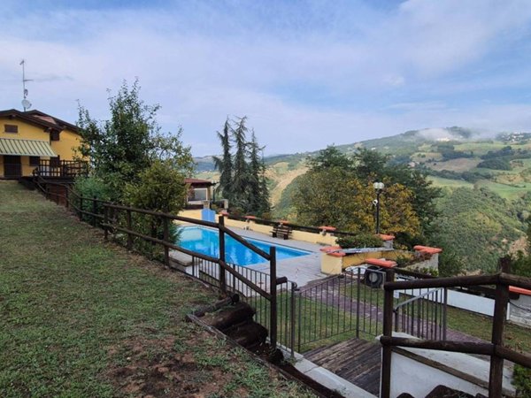 negozio in vendita a Toano in zona Quara