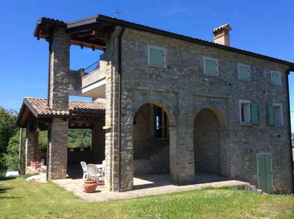 esavano in vendita a Toano