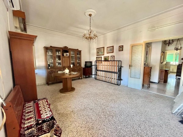 appartamento in vendita a Toano in zona Massa