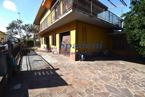 appartamento in vendita a Toano in zona Massa