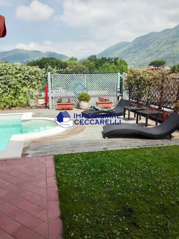 casa indipendente in vendita a Toano in zona Massa