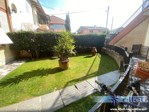casa indipendente in vendita a Toano in zona Massa