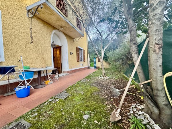 appartamento in vendita a Toano in zona Massa