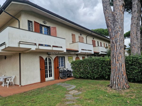 casa indipendente in vendita a Toano in zona Massa