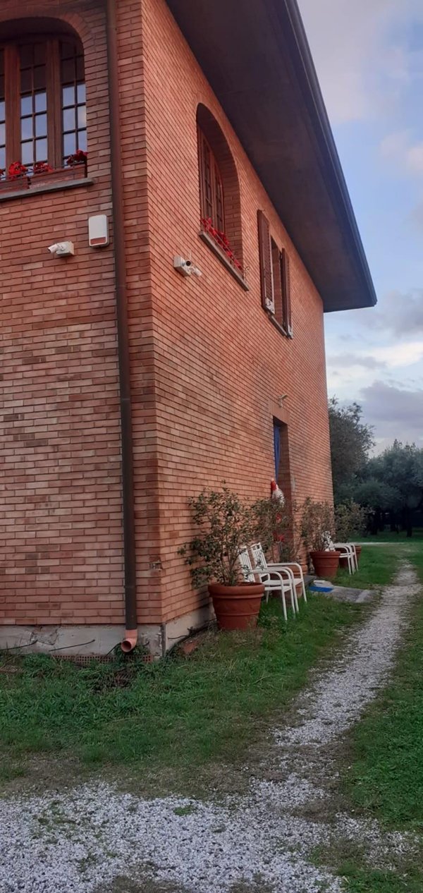 casa indipendente in vendita a Toano in zona Massa