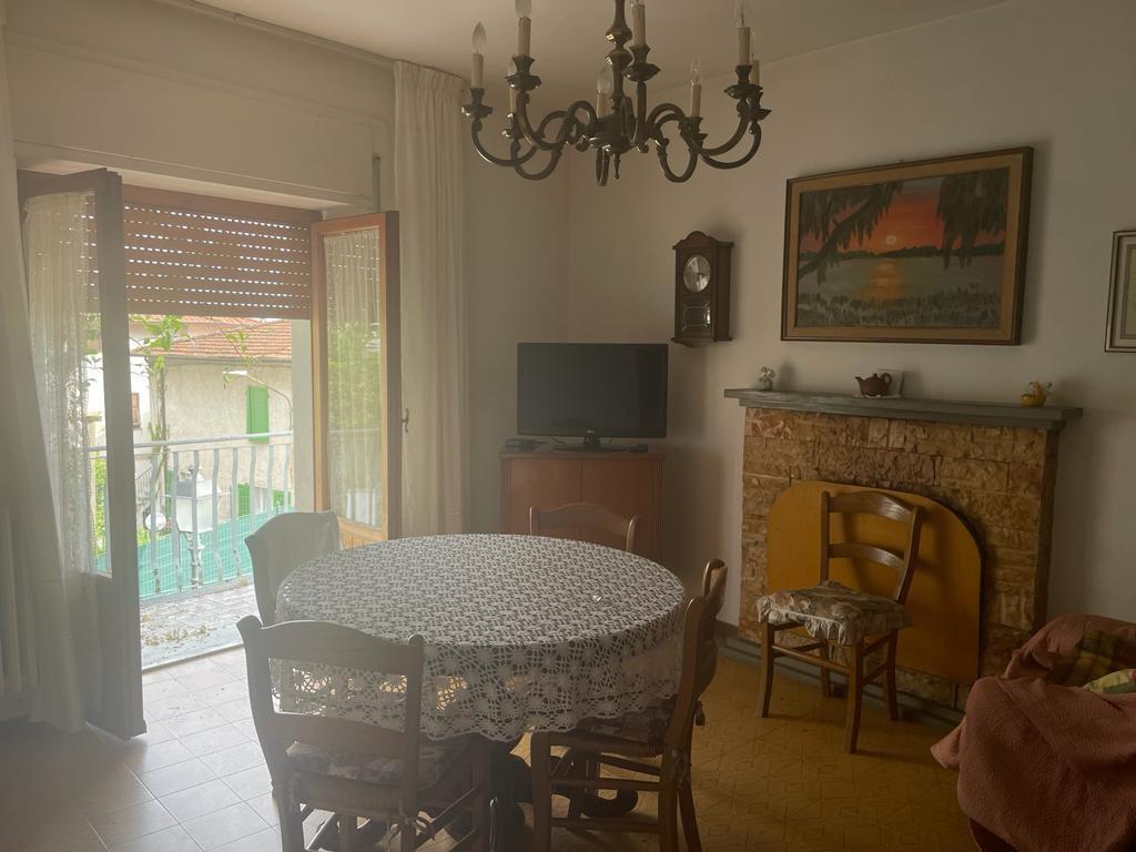 casa indipendente in vendita a Toano in zona Massa