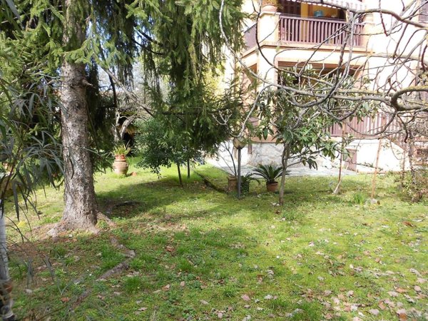 casa indipendente in vendita a Toano in zona Massa