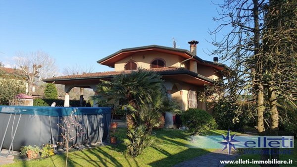 casa indipendente in vendita a Toano in zona Massa