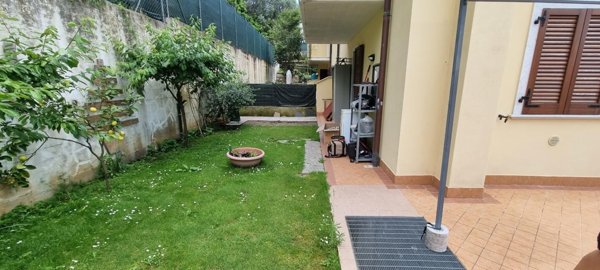 casa indipendente in vendita a Toano in zona Massa