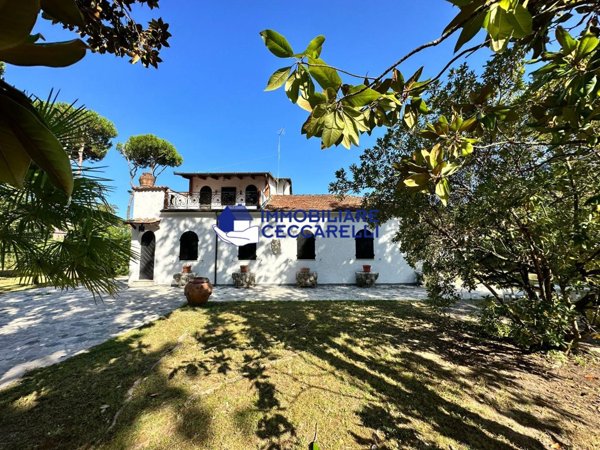 villa in vendita a Toano in zona Massa