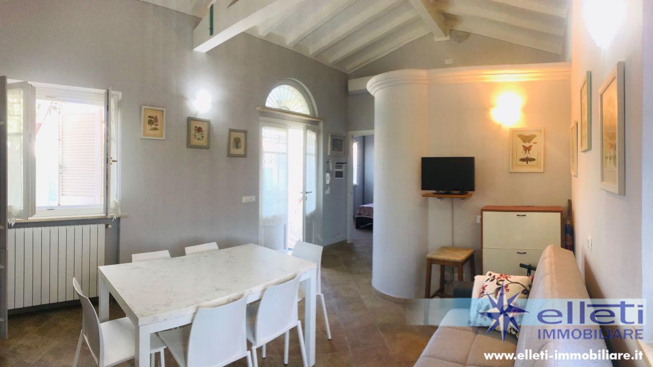 casa indipendente in vendita a Toano in zona Massa