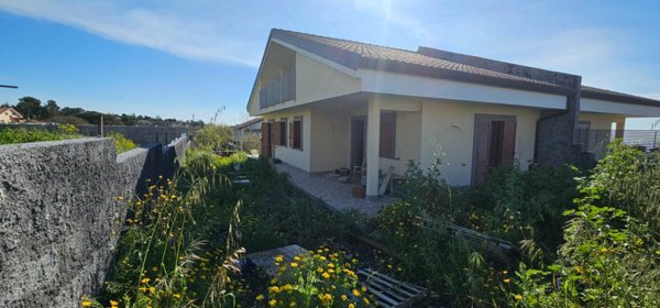 casa indipendente in vendita a Toano in zona Massa