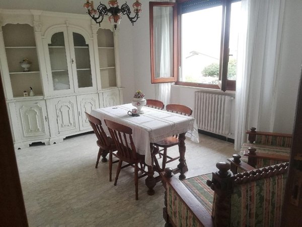 appartamento in vendita a Toano in zona Massa
