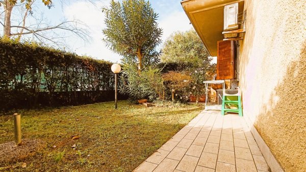 appartamento in vendita a Toano in zona Massa