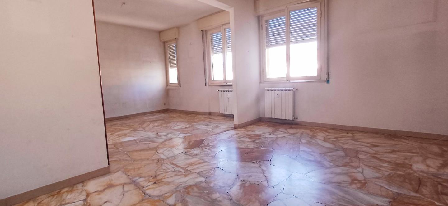 appartamento in vendita a Toano in zona Massa
