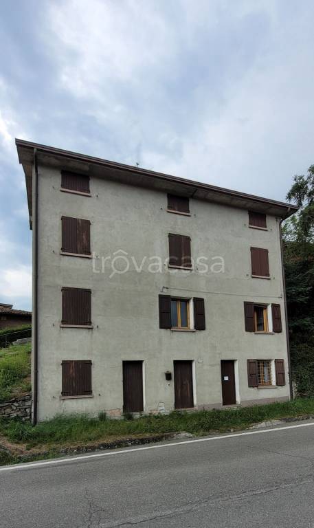 casa indipendente in vendita a Toano in zona Cerredolo