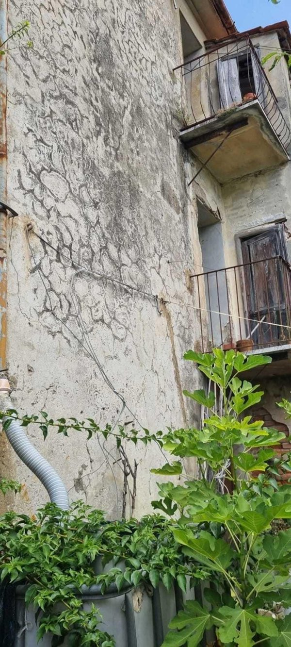 casa indipendente in vendita a Toano in zona Massa