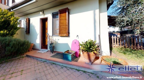 casa semindipendente in vendita a Toano in zona Massa