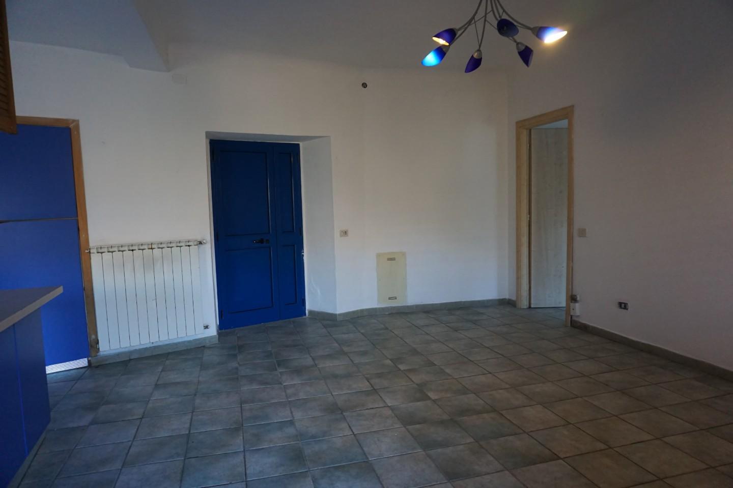 appartamento in vendita a Toano in zona Massa
