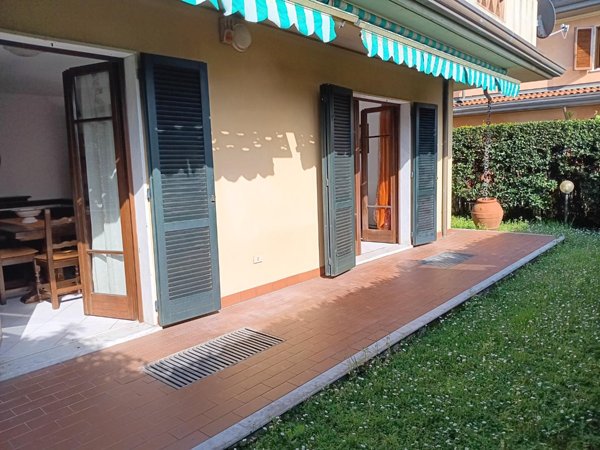 casa indipendente in vendita a Toano in zona Massa