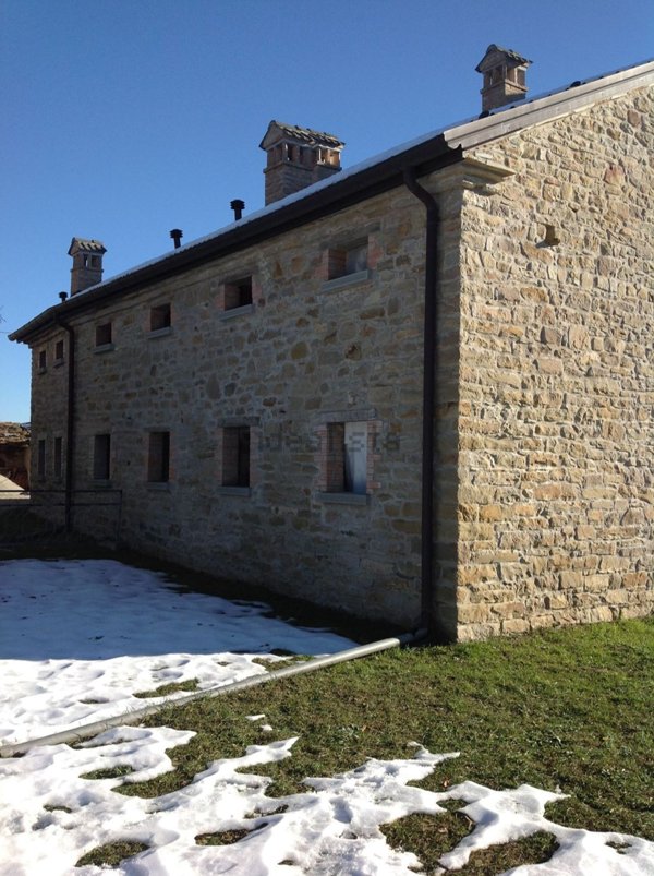 esavano in vendita a Toano