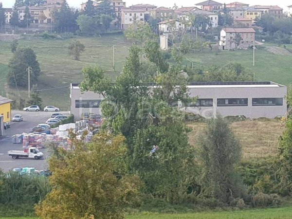 capannone in vendita a Toano