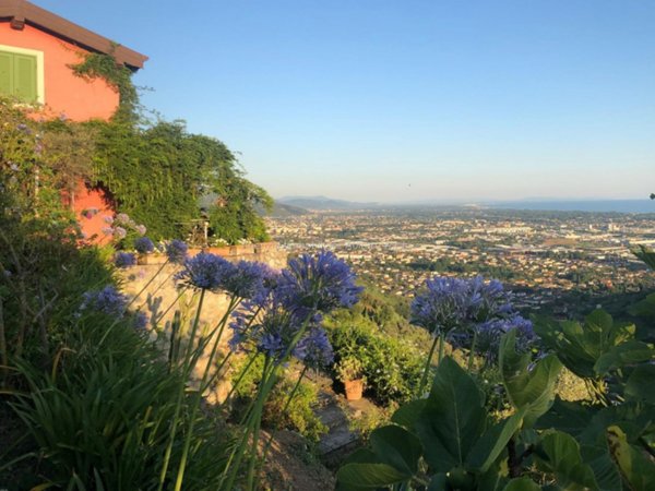 casa indipendente in vendita a Toano in zona Massa