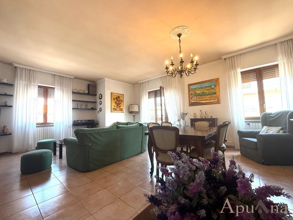 appartamento in vendita a Toano in zona Massa