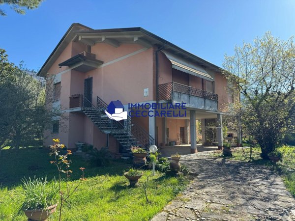 casa indipendente in vendita a Toano in zona Massa