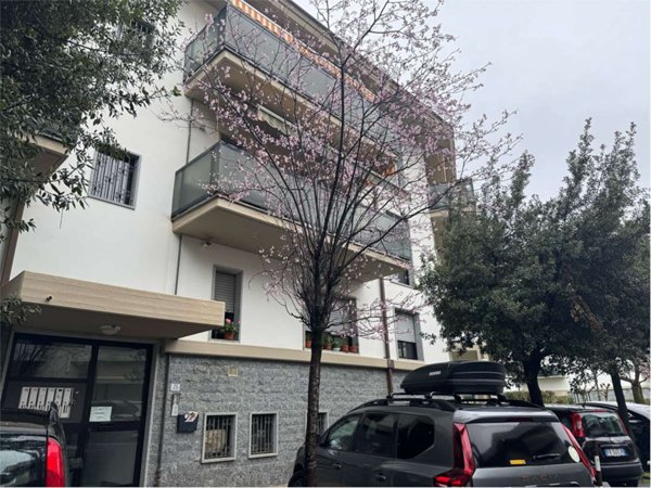 appartamento in vendita a Toano in zona Massa