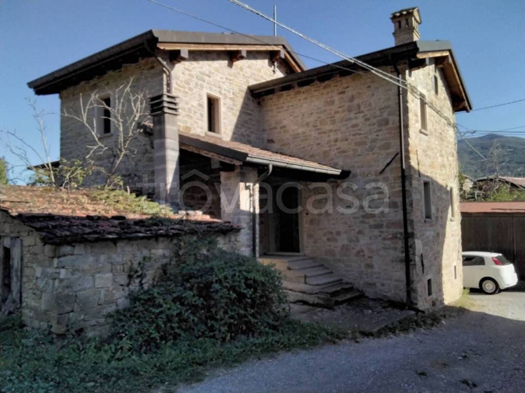casa indipendente in vendita a Toano in zona Frale