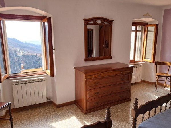 appartamento in vendita a Toano in zona Massa