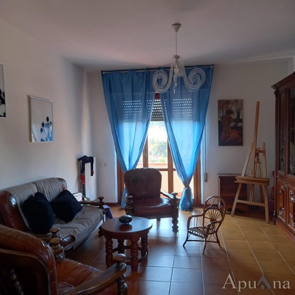 casa indipendente in vendita a Toano in zona Massa