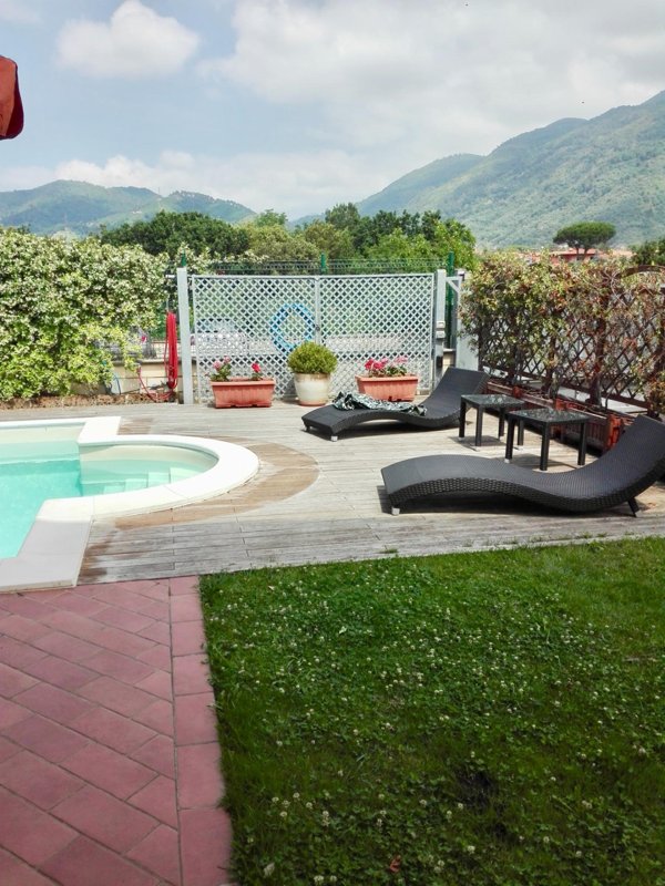 casa indipendente in vendita a Toano in zona Massa