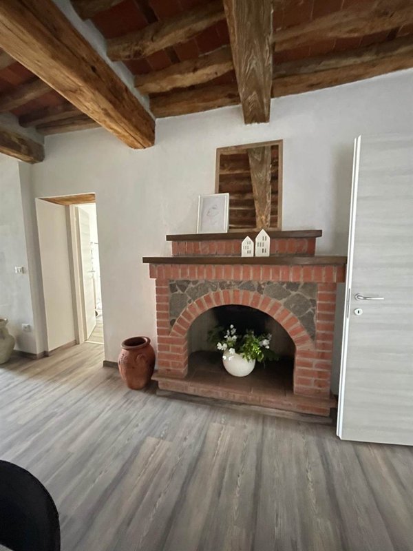 appartamento in vendita a Toano in zona Massa