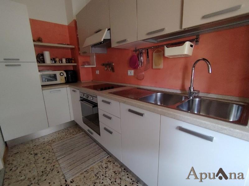 appartamento in vendita a Toano in zona Massa
